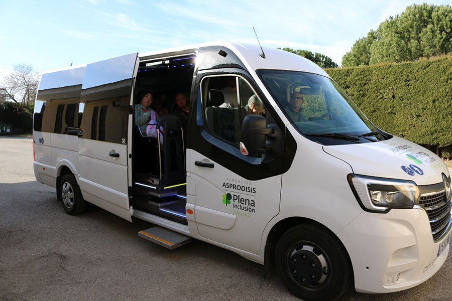 Fundación Asprodisis adquiere un nuevo minibús para mejorar el servicio de transporte de las personas con discapacidad